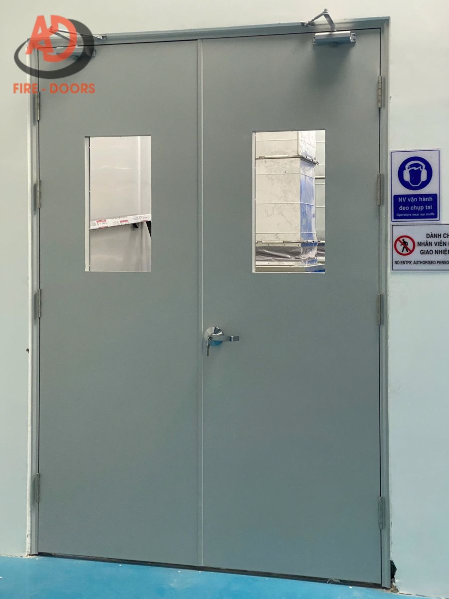 Cửa chống cháy 2 cánh cho biệt thự rộng rãi, sang trọng tại Phú Quốc - Kiên Giang