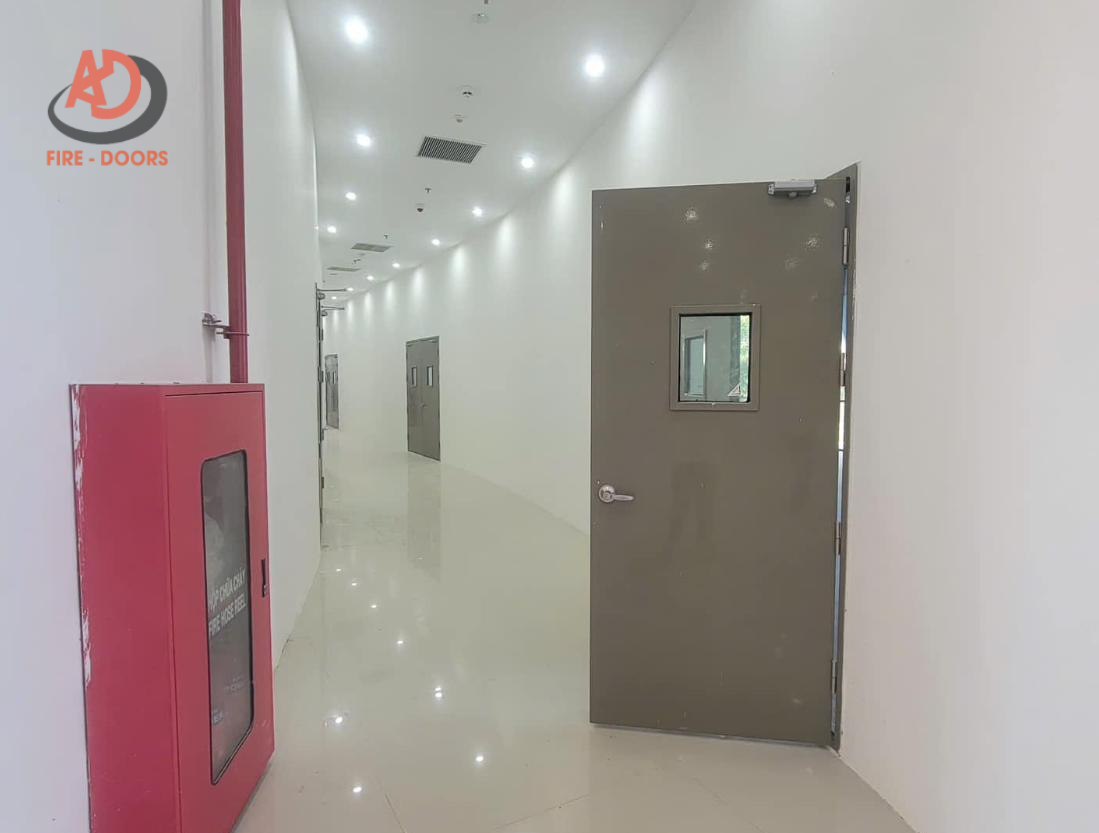 Cửa chống cháy chỉ từ 1,350 triệu – Địa chỉ cung cấp, thi công nhanh, an toàn