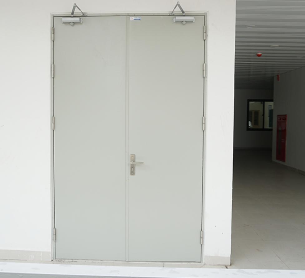 Cửa chống cháy tại Quận 12 - Giải pháp hiệu quả cho trường học, bệnh viện